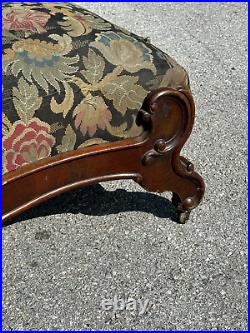 1840 rococo revival mahogany classical window seat slipper sofa victorian carved