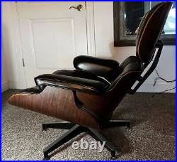 1977 Rosewood and Black Leather Eames Lounge chair and Ottoman