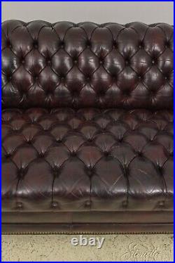 58210EC English Style Burgundy Leather Tufted Chesterfield Sofa