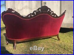 ANTIQUE Victorian SETTEE or Sofa. ALL ORIGINAL HIGHLY CARVED! MUST SEE