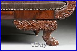 AN AMERICAN CLASSICAL CARVED MAHOGANY SOFA, EARLY to MID 19th Century (1800s)