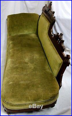 Antique American Victorian Eastlake Fainting Couch in Walnut & Velvet, c. 1883