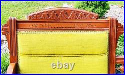 Antique EASTLAKE Victorian Carved Walnut Gossip Bench Bustle Parlor Chair Settee