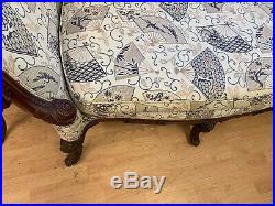 Antique French Style Carved Mahogany Sofa Couch Outstading condtion