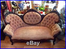 Antique Hand carved Victorian Love Seat/Settee/Sofa/Couch