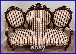 Antique Mahogany Victorian Style Couch