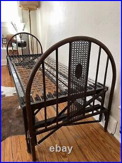 Antique Simmons Iron Cameo Daybed