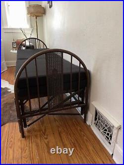 Antique Simmons Iron Cameo Daybed