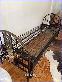 Antique Simmons Iron Cameo Daybed