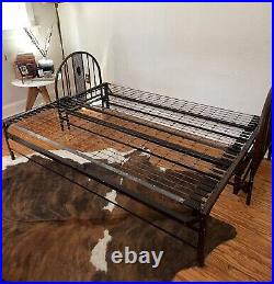 Antique Simmons Iron Cameo Daybed