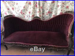 Antique Victorian Beautiful Carved Sofa / Couch