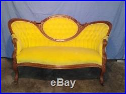 Antique Victorian Humpback Carved Loveseat / Sofa Couch, Beautiful, Pick Up Only
