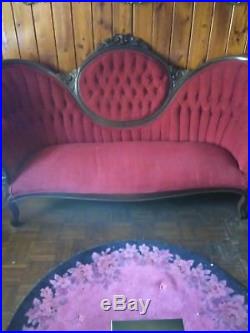 Antique Victorian Sofa With 2 Chairs