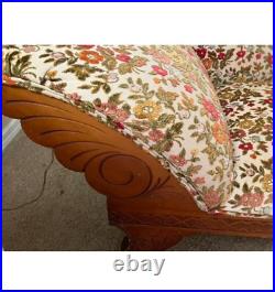 Beautiful Antique Victorian Eastlake Fainting Couch