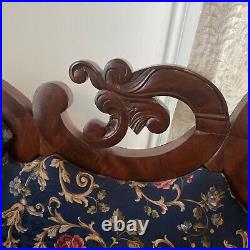 Beautiful Victorian Carved 1800's floral heart Medallion Mahogany Couch Sofa