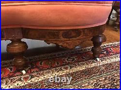 Beautiful antique Jeliff-style button-turted sofa