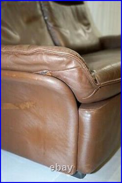 De Sede BROWN LEATHER TWO SEATER SOFA IN VERY GOOD CONDITION WITH ZIPPED CUSHION