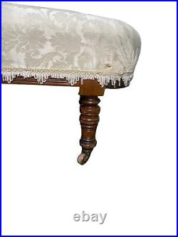 Early 20th Century Antique Mahogany Rail-back Chaise Longue with Turned Legs