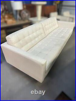 Exceptional MID Century Modern Sofa After Florence Knoll