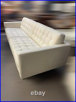 Exceptional MID Century Modern Sofa After Florence Knoll