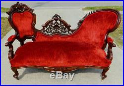 Exquisite Mahogany Victorian Sofa Settee circa 1860