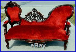 Exquisite Mahogany Victorian Sofa Settee circa 1860