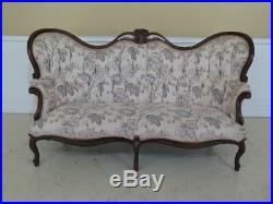 F38757EC Victorian Style Mahogany Carved Sofa