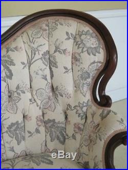 F38757EC Victorian Style Mahogany Carved Sofa