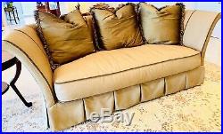 Henredon Sofa Upholstered Roll Over Arms In Excellent Condition STUNNING