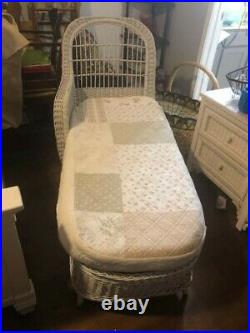 Heywood-Wakefield White Wicker Chaise Lounge Fainting Couch with Company Plaque