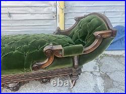LATE 1800s ANTIQUE VICTORIAN FAINTING COUCH