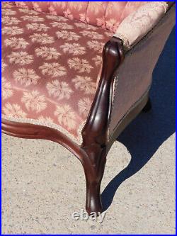 Lovely Walnut Victorian Sofa settee circa 1870