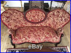 Magnificent Victorian Settee