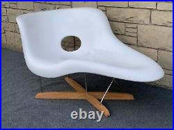 Mid Century Modern Eames La Chaise Style Lounge Chair