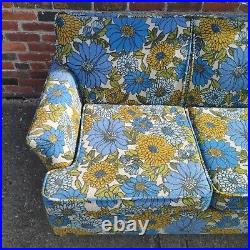 SUPERB Vintage 1960s Mid Century RETRO FLOWERS FLORAL Simmons Sofa Bed Couch