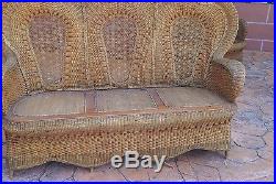 Set Antique Wicker Sofa for 3 (American) Walnut Frame//Impressive and Sturdy