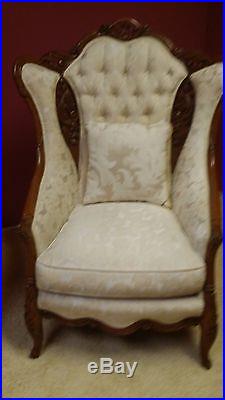 VINTAGE LOUIE XV STYLE FRENCH SOFA/SETTEE TUFTED UPHOLSTERY With2 MATCHING CHAIRS