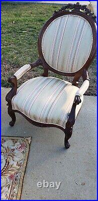 Victorian Furniture Trio Set -Armchairs and Settee- Parlor Furniture- Excellent