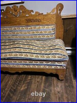 Victorian Oak Fainting Couch Antique Expands to Day Bed