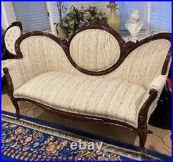 Victorian Reproduction Settee, Exc Cond