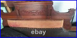 Vintage 1800s Victorian Eastlake sofa, daybed, fainting couch. Horsehair. LOOK