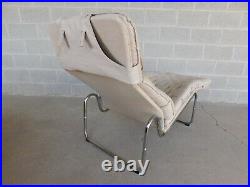 Vintage Mid-Century Modern Chaise Lounge
