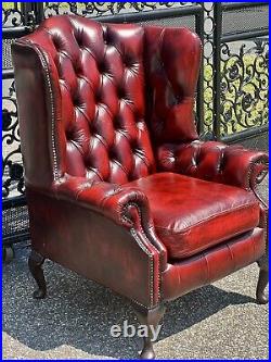 Vintage Tufted English Leather chesterfield Sofa Set