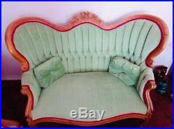 Vintage Victorian Carved Swoop Settee Loveseat Couch Sofa Cameo Rose Ornate Mint
