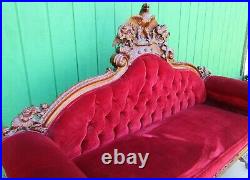 Vintage Victorian Style Decorator Carved Eagle Crest Sofa Couch Lounge Decor