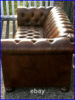 Vintage tufted leather chesterfield sofa In Root beer Brown